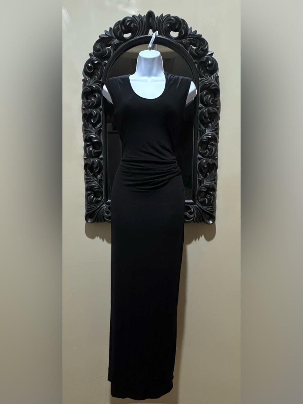 Fraiche by J - Scoop Neck Cap
Sleeve Side Ruched Jersey Maxi Dress